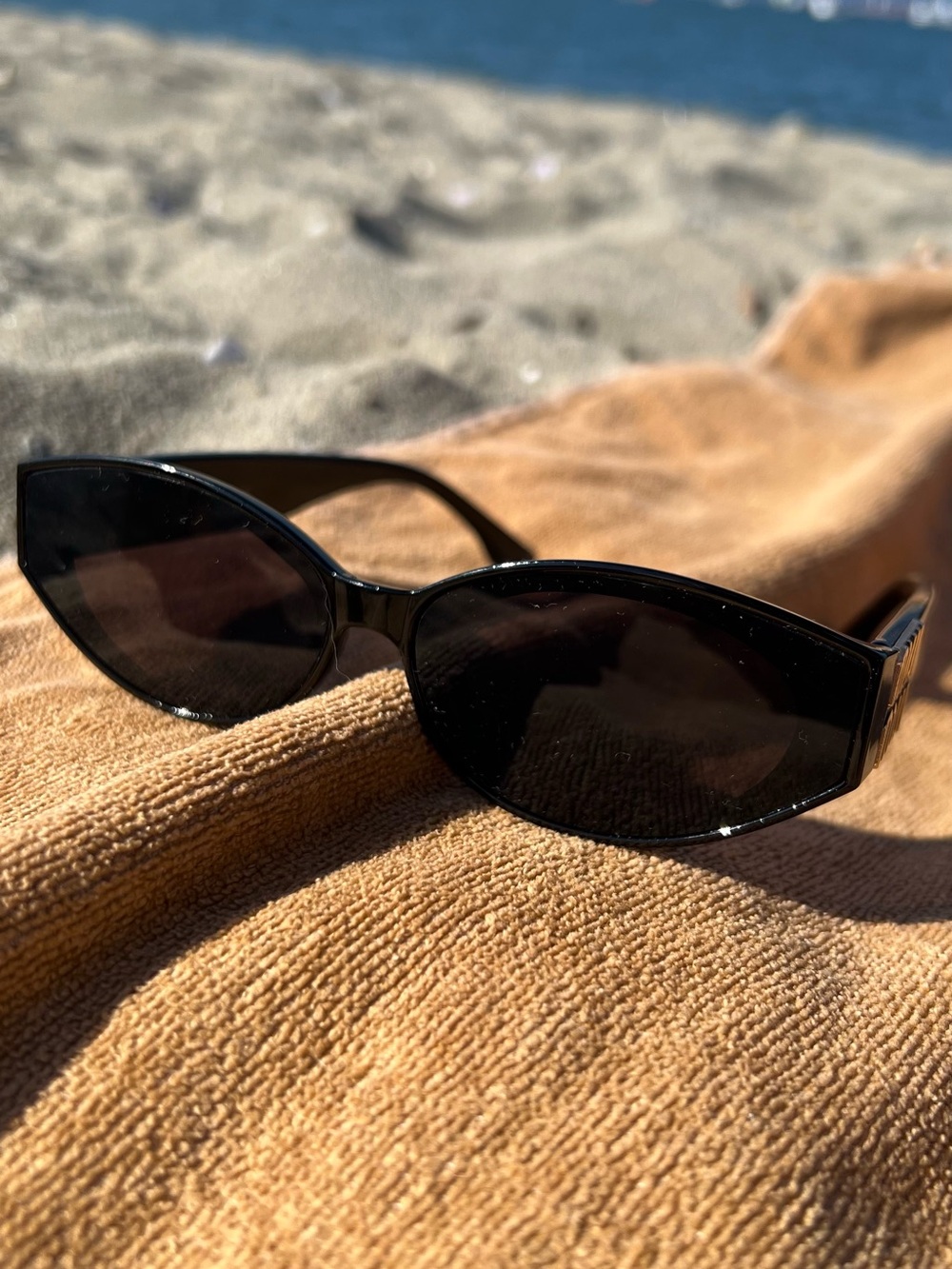 Black Cat-Eye Sunglasses - Women Accessories